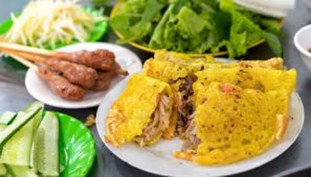 Da Nang City Tour by Cyclo Michelin Food & Japanese Guide