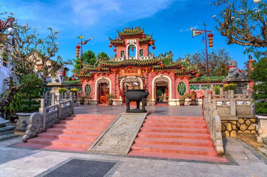 From HCMC: 8-Day Da Nang Tour by Train with Guide