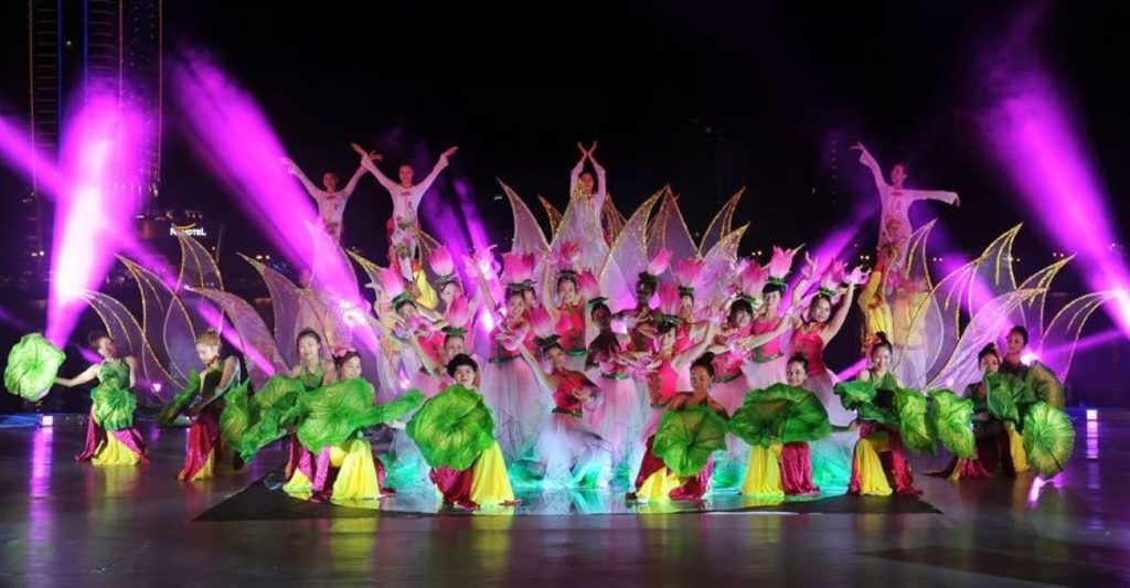 Evening Ao Dai Show & Dinner in Da Nang and Hoi An