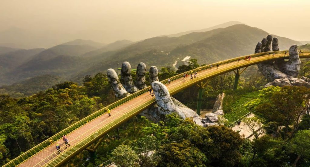 From HCMC: 8-Day Da Nang Tour by Train with Guide